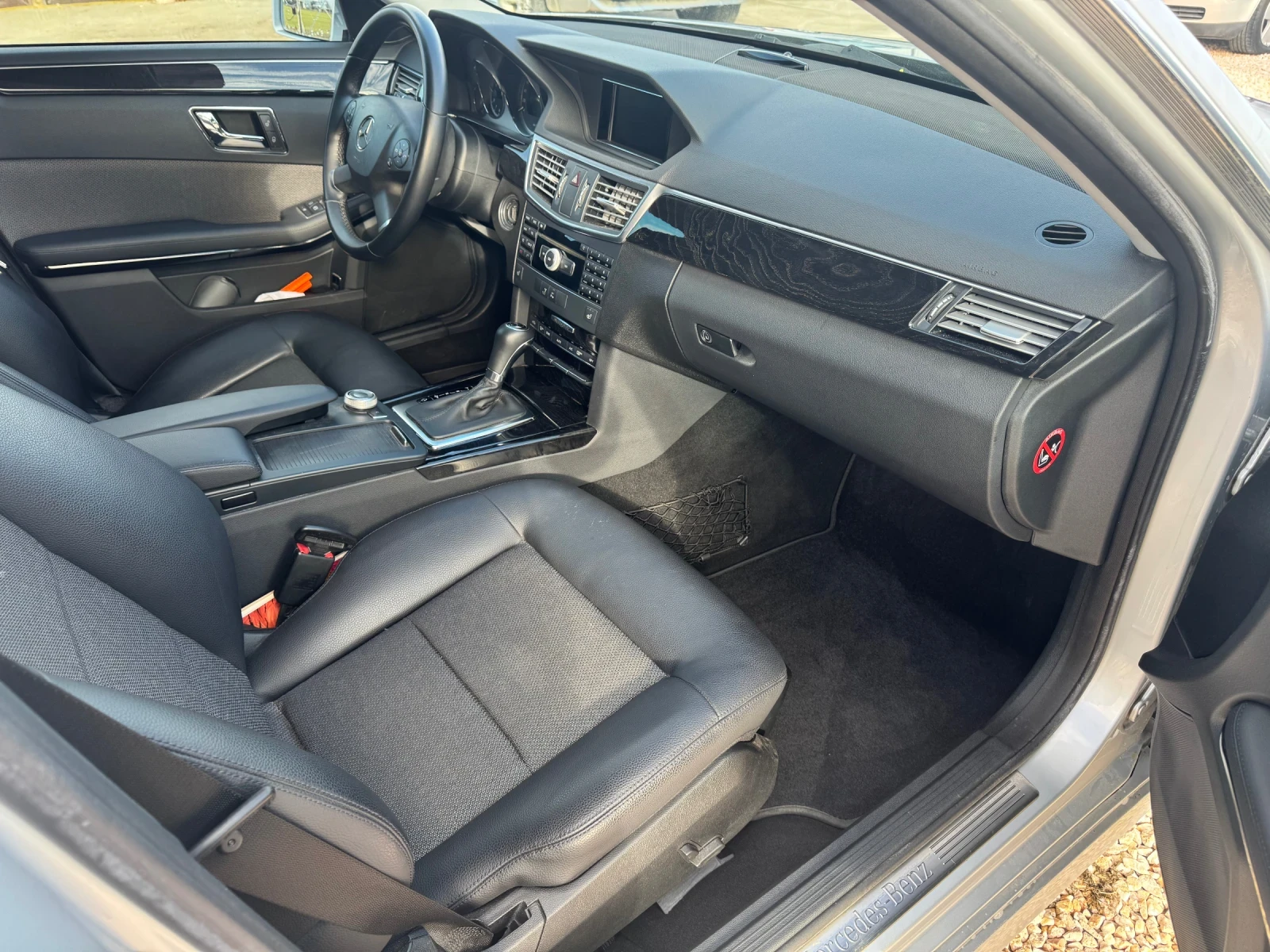 Mercedes-Benz E 200 200 CGI AVANGARDE, снимка 10 - Автомобили и джипове - 56705182