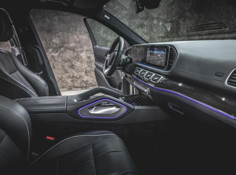Mercedes-Benz GLS580 * 4M* AMG* NIGHT* PANO* BURM* DISTR* , снимка 9 - Автомобили и джипове - 50189351