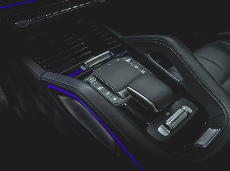 Mercedes-Benz GLS580 * 4M* AMG* NIGHT* PANO* BURM* DISTR* , снимка 8 - Автомобили и джипове - 50189351