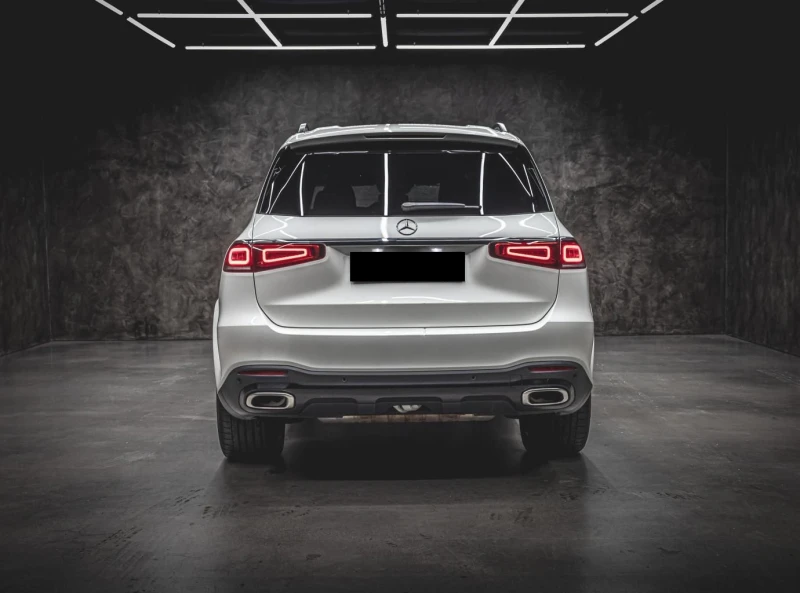 Mercedes-Benz GLS580 * 4M* AMG* NIGHT* PANO* BURM* DISTR* , снимка 3 - Автомобили и джипове - 50189351