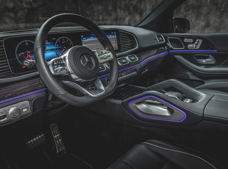 Mercedes-Benz GLS580 * 4M* AMG* NIGHT* PANO* BURM* DISTR* , снимка 7 - Автомобили и джипове - 50189351