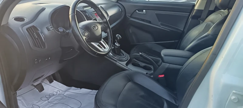 Kia Sportage 1.7 * Кожа * Италия * ТОП , снимка 8 - Автомобили и джипове - 52282303