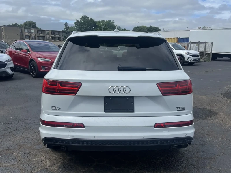 Audi Q7 * TECHNIK* CARFAX * БЕЗ ПЪРВОНАЧАЛНА ВНОСКА, снимка 5 - Автомобили и джипове - 52623858