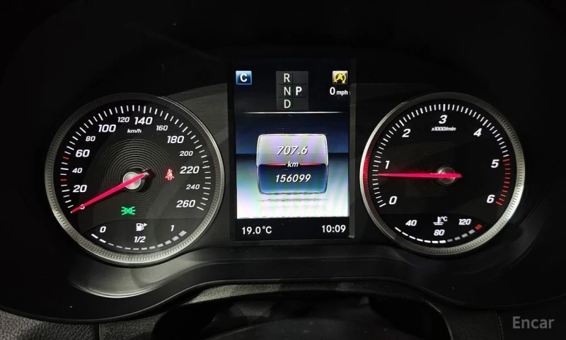 Mercedes-Benz GLC 220, снимка 8 - Автомобили и джипове - 53593087