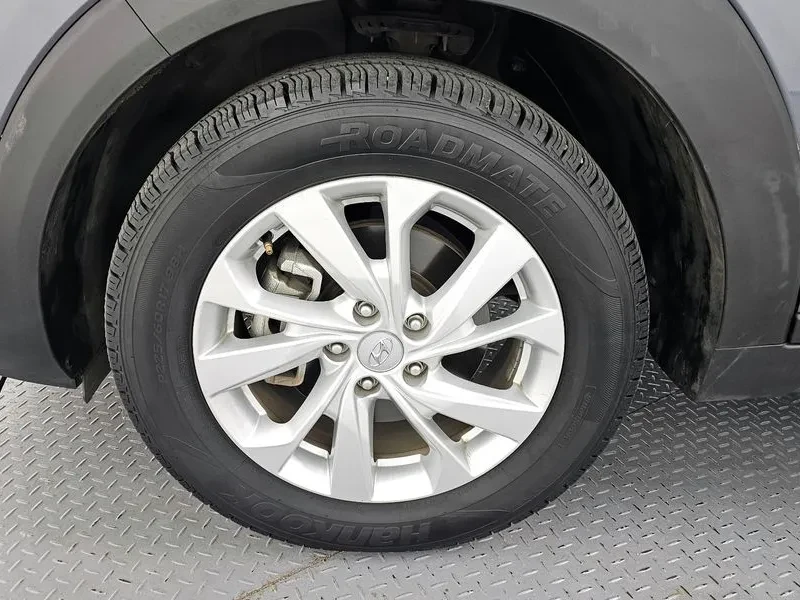Hyundai Tucson 2.0 2Wd Smart, снимка 5 - Автомобили и джипове - 55938233