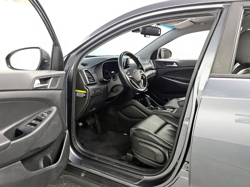 Hyundai Tucson 2.0 2Wd Smart, снимка 10 - Автомобили и джипове - 55938233