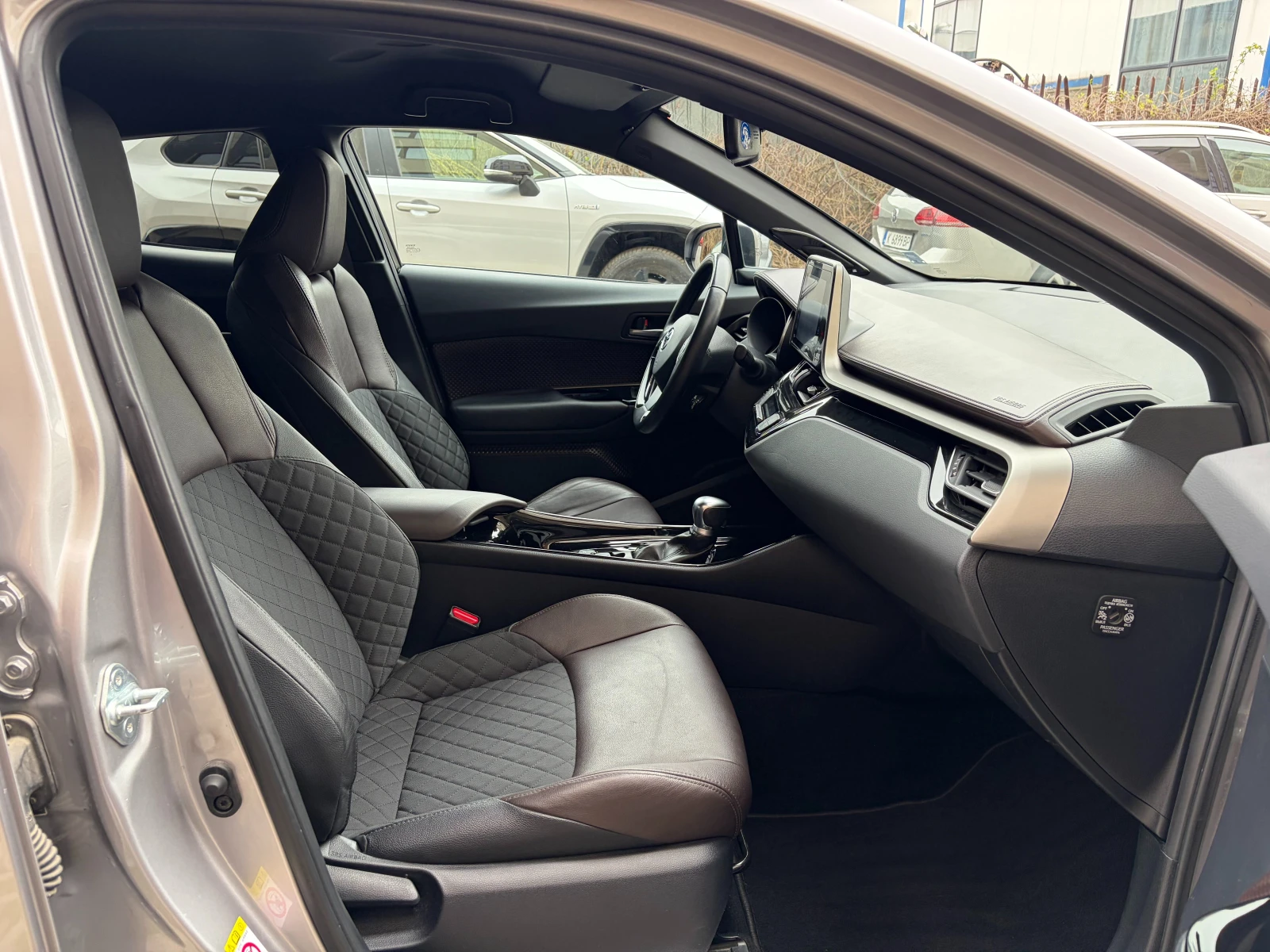 Toyota C-HR 1.8Hybrid e-CVT Classy- � �������� | Mobile.bg � ����������� 15
