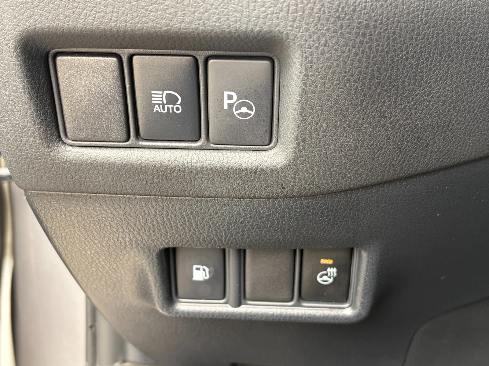 Toyota C-HR 1.8Hybrid e-CVT Classy- � �������� | Mobile.bg � ����������� 9