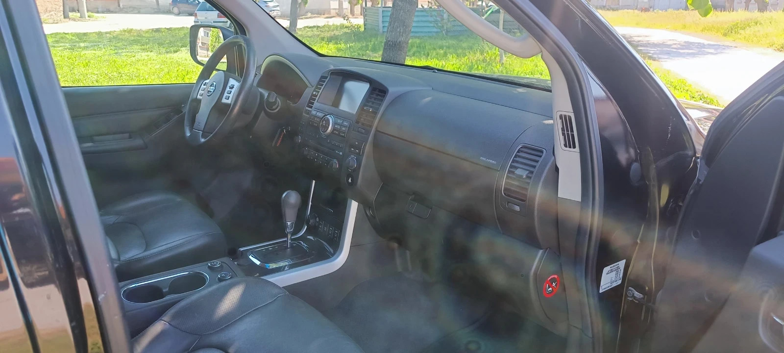 Nissan Pathfinder, снимка 15 - Автомобили и джипове - 54700205