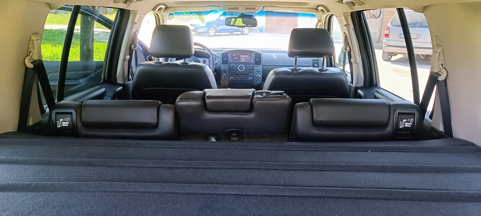 Nissan Pathfinder, снимка 3 - Автомобили и джипове - 54700205