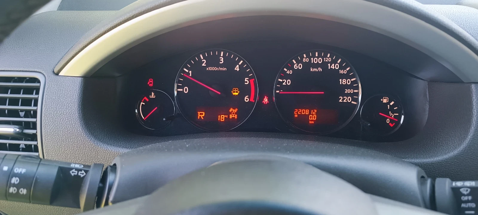 Nissan Pathfinder, снимка 6 - Автомобили и джипове - 54700205