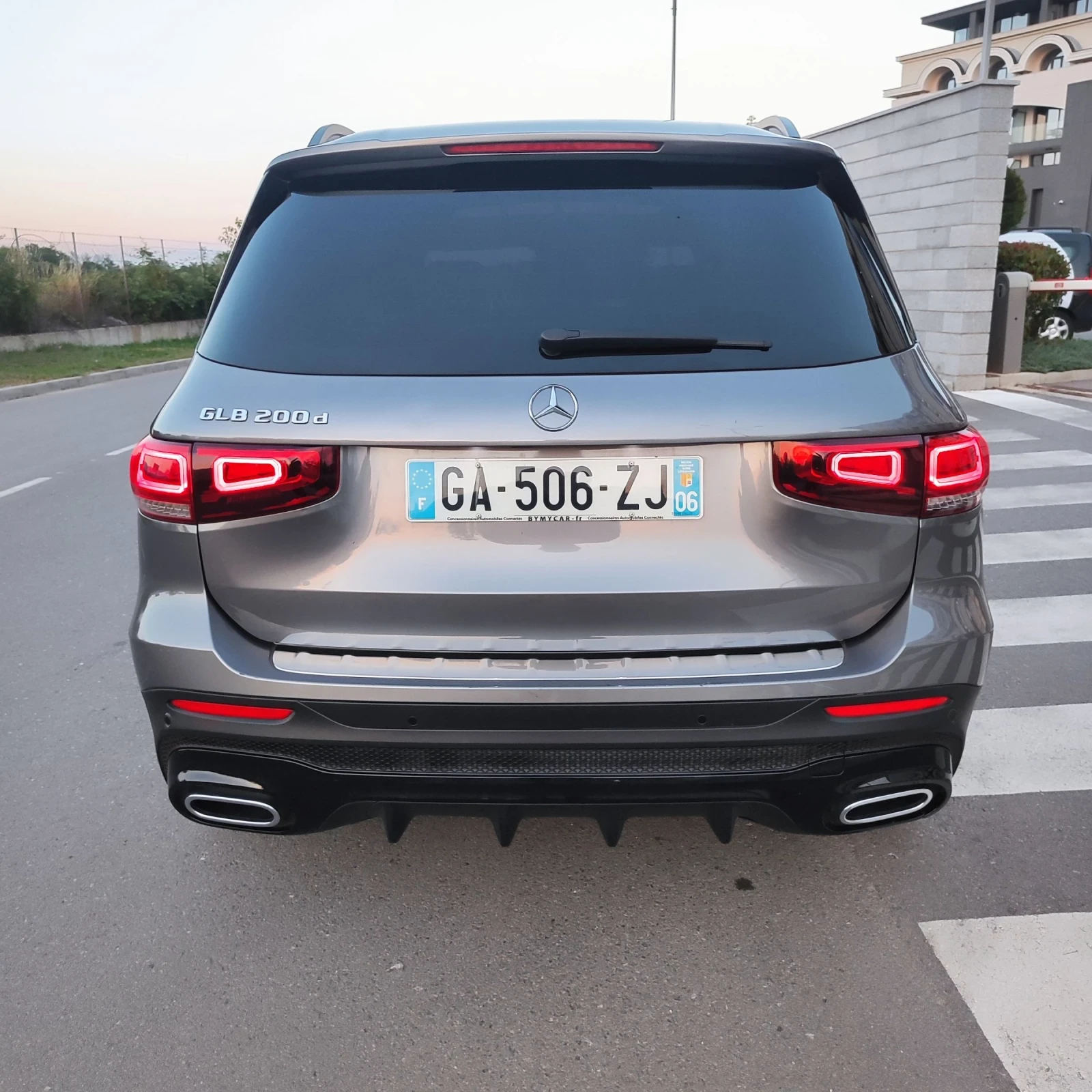Mercedes-Benz GLB 200 AMG 7 местен ЛИЗИНГ БАРТЕР , снимка 4 - Автомобили и джипове - 55080989
