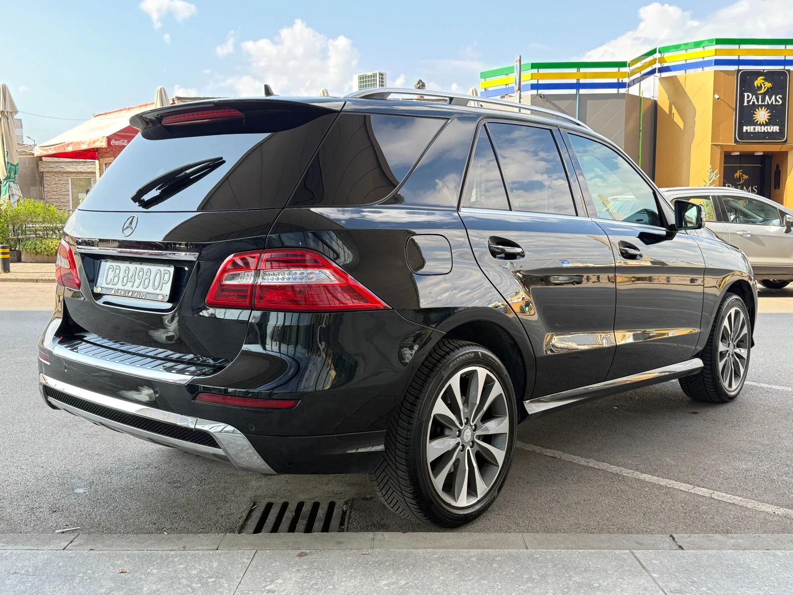 Mercedes-Benz ML 350 CDI 6 МЕСЕЦА ГАРАНЦИЯ/258к.с. AMG Pack/На Пружини, снимка 4 - Автомобили и джипове - 55832955