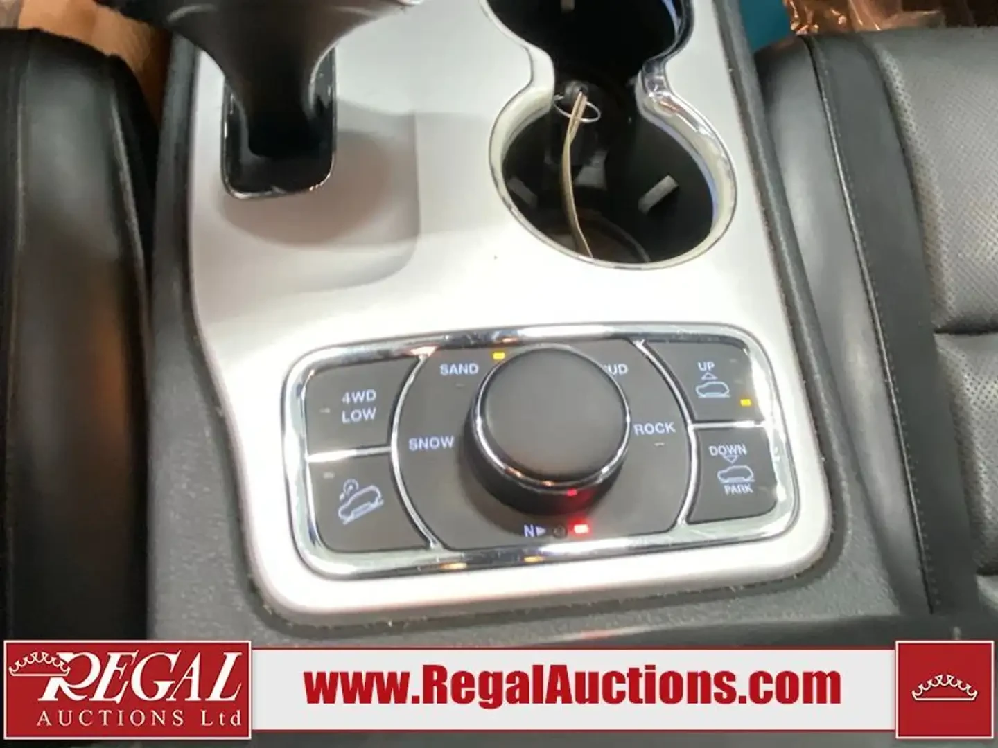 Jeep Grand cherokee 5.7 SUMMIT * КРАЙНА ЦЕНА* FULL, снимка 14 - Автомобили и джипове - 55851751