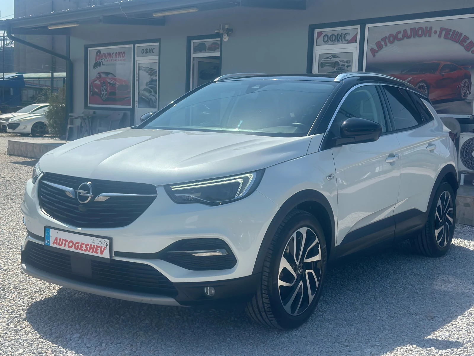 Opel Grandland X 1.5D* Full ЕКСТРИ* 63хил.км* , снимка 2 - Автомобили и джипове - 55922657