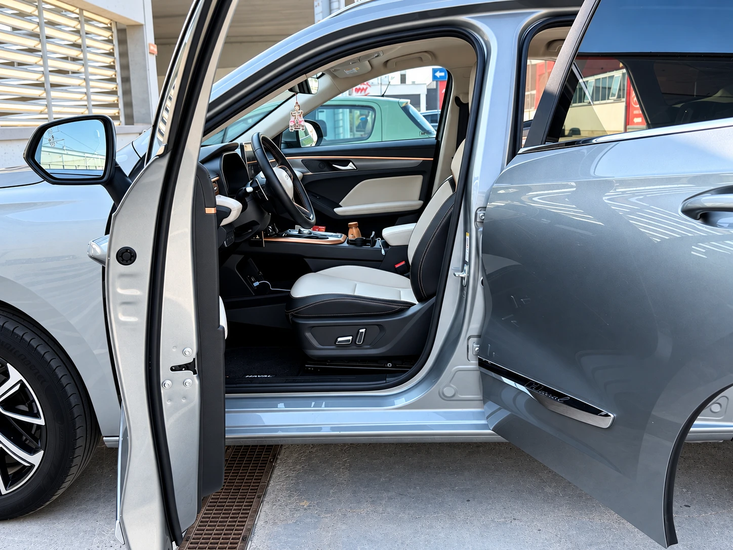 Haval Jolion, снимка 8 - Автомобили и джипове - 56024103