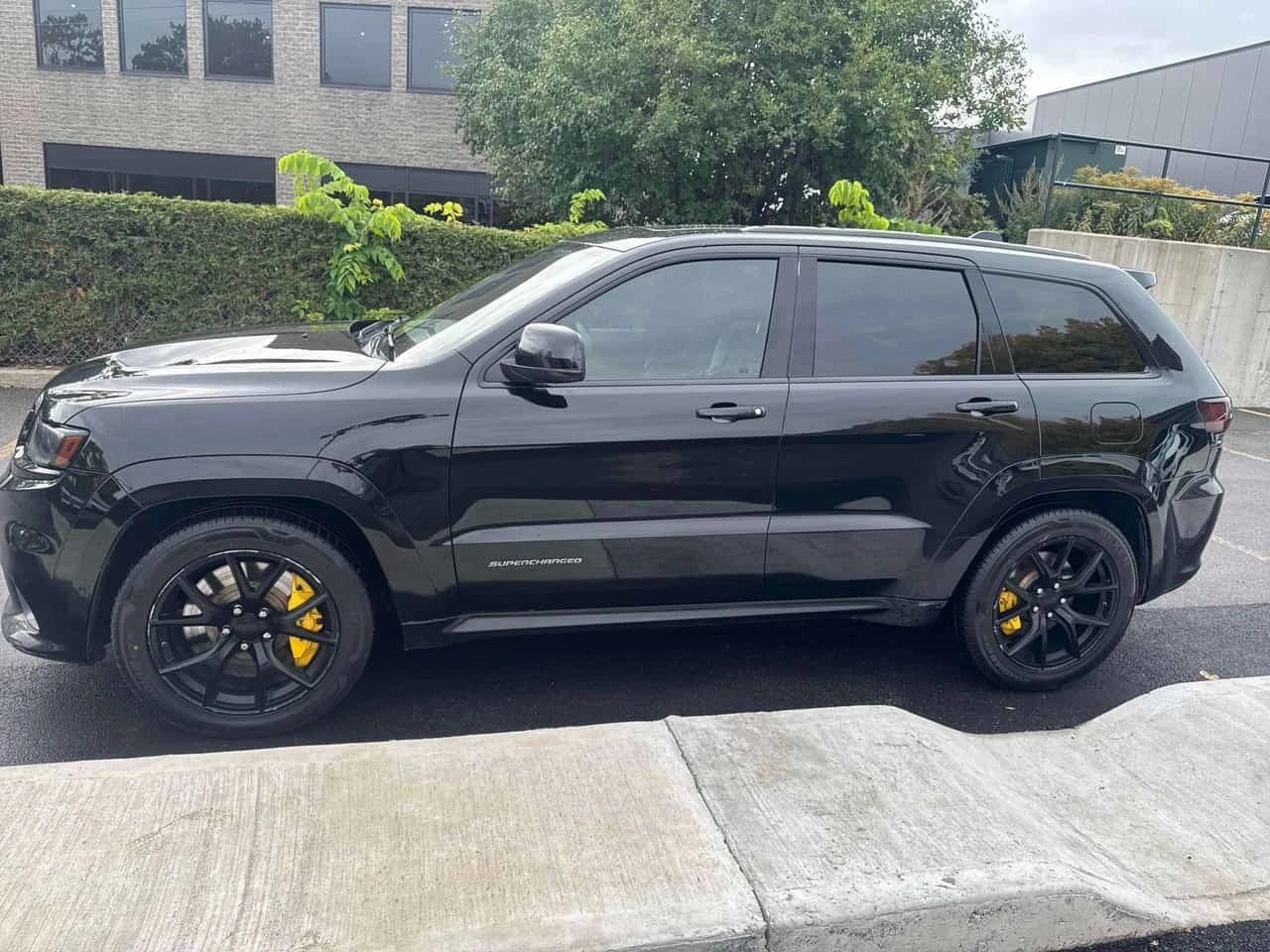 Jeep Grand cherokee * Trackhawk * CARFAX * , снимка 2 - Автомобили и джипове - 56259599