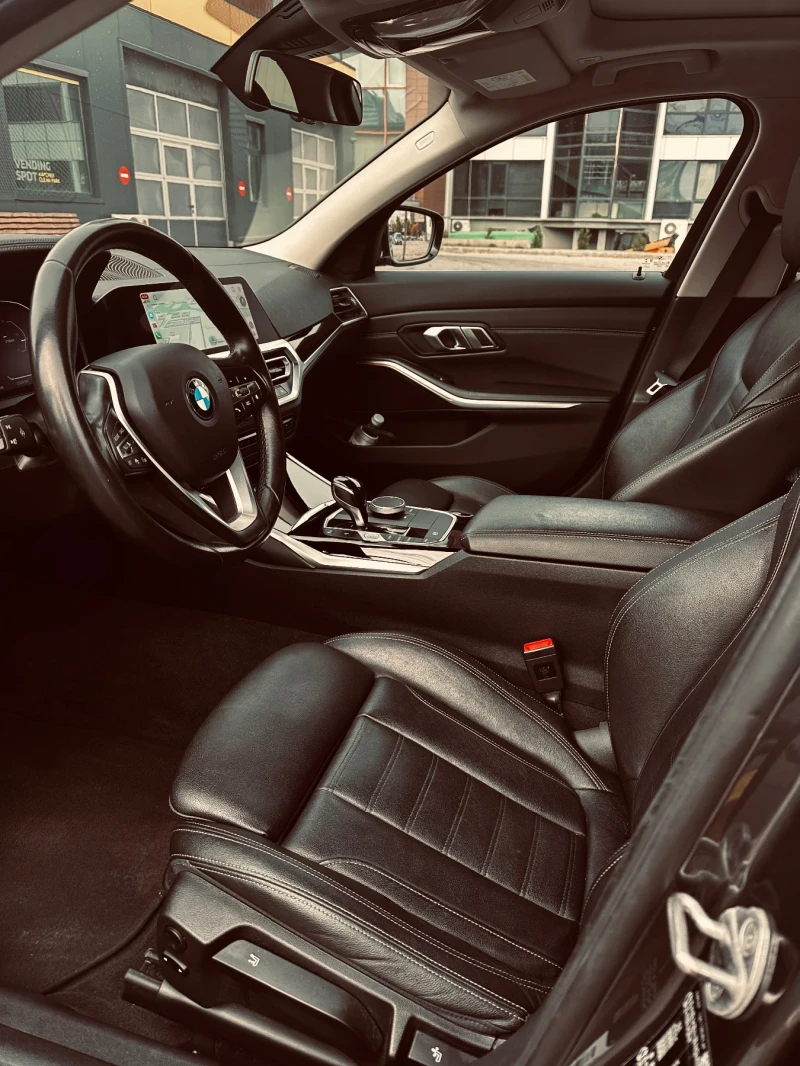 BMW 320 Комби/ ГАРАНЦИЯ до 08/26год., снимка 14 - Автомобили и джипове - 47989018