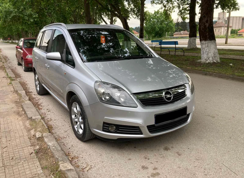 Opel Zafira 1.6i, снимка 4 - Автомобили и джипове - 48263147