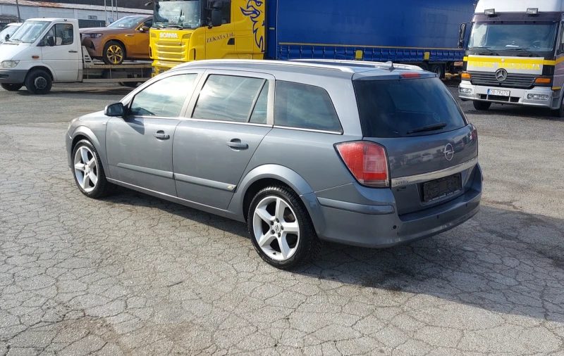 Opel Astra 1.7 CDTI COSMO, снимка 3 - Автомобили и джипове - 48349624