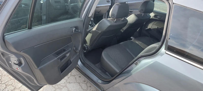 Opel Astra 1.7 CDTI COSMO, снимка 9 - Автомобили и джипове - 48349624