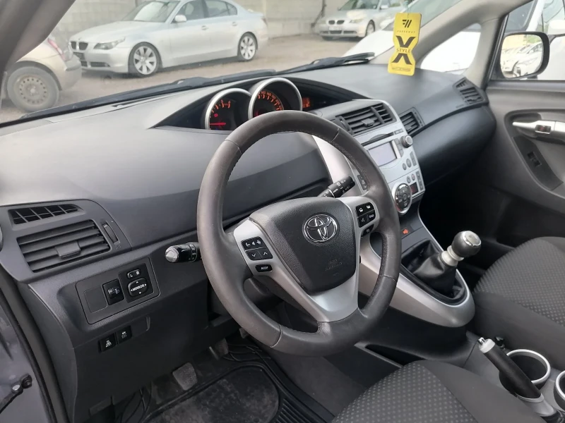 Toyota Verso, снимка 14 - Автомобили и джипове - 48793647