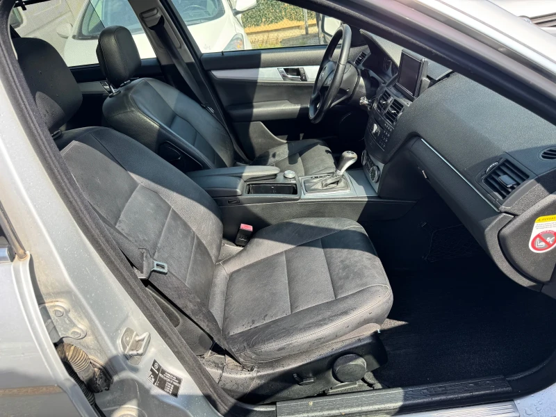 Mercedes-Benz C 320 ПАНОРАМА* КОЖА* NAVI* ЩОРИ* AVANTGARDE* , снимка 14 - Автомобили и джипове - 51668328