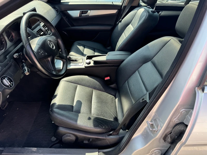 Mercedes-Benz C 320 ПАНОРАМА* КОЖА* NAVI* ЩОРИ* AVANTGARDE* , снимка 5 - Автомобили и джипове - 51668328