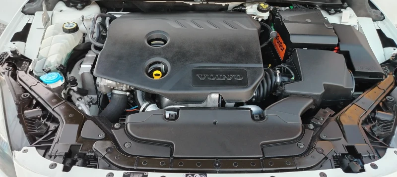 Volvo V40 1.6D114к.с/КЛИМАТРОНИК/ПАРКТРОНИК/КАМЕРА!!! , снимка 17 - Автомобили и джипове - 52239523