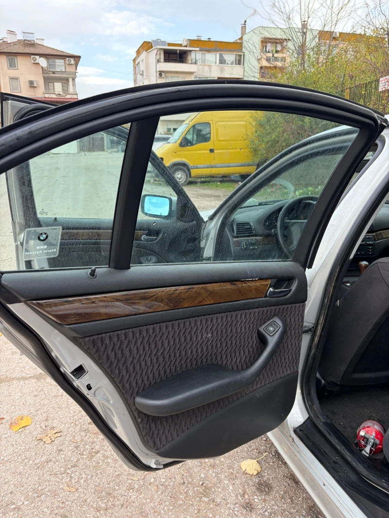 BMW 320, снимка 7 - Автомобили и джипове - 52461142