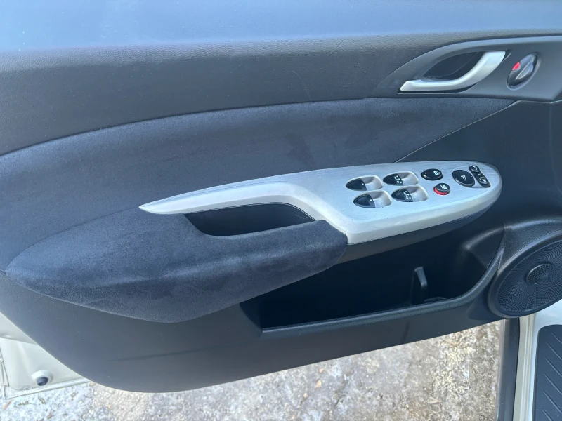 Honda Civic 2007+ 1.8+ ПАНОРАМА+ НОВИ ГУМИ, снимка 8 - Автомобили и джипове - 52944455