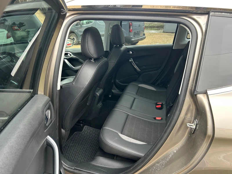 Peugeot 2008 1.6HDI-115k.c-FULL ALLURE!!ПАНОРАМА-КОЖА-ЛЕД-НАВИ!, снимка 16 - Автомобили и джипове - 53429625