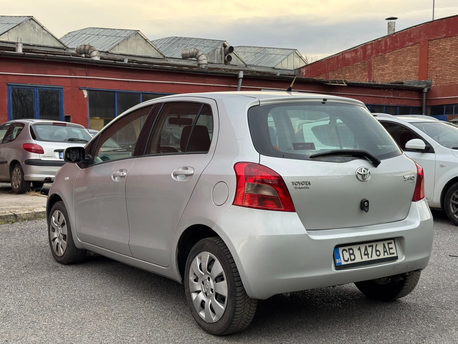 Toyota Yaris 1.3i - изображение 4