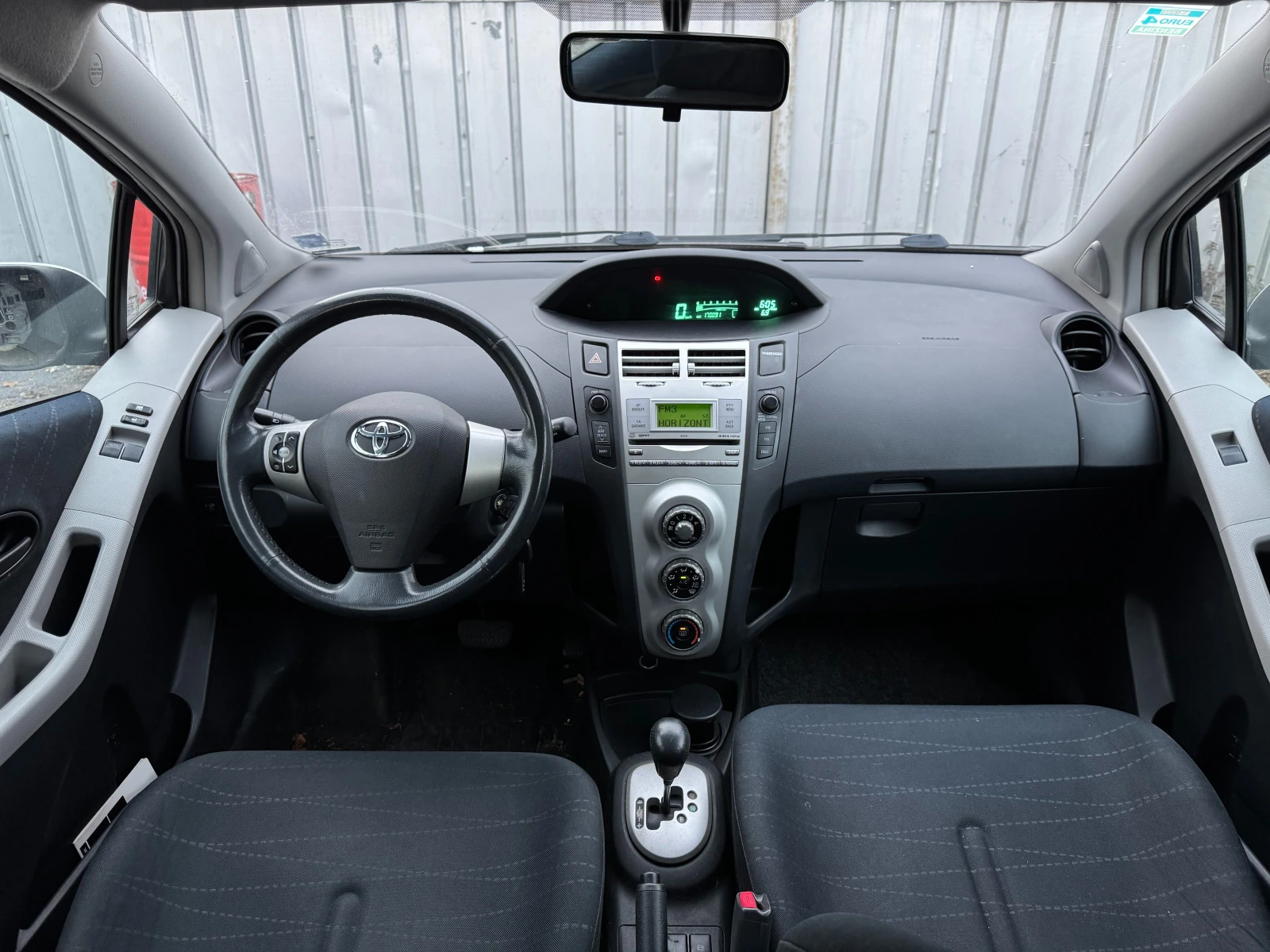 Toyota Yaris 1.3i - изображение 10