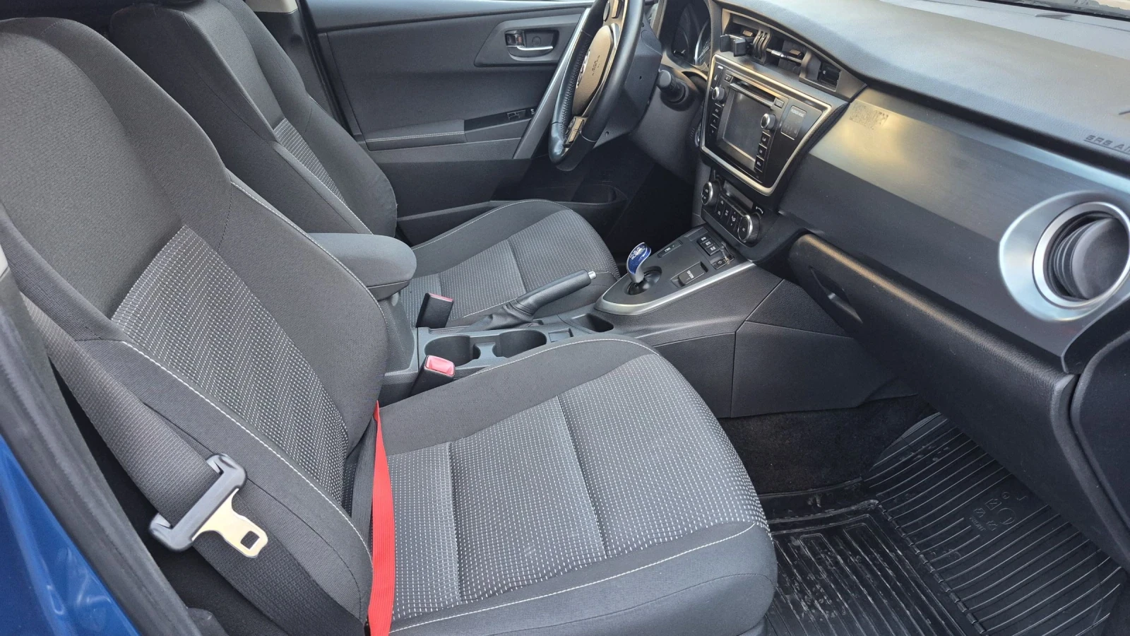 Toyota Auris 1.8 Hybrid* ���������* 4.5/100��* ������ | Mobile.bg � ����������� 8