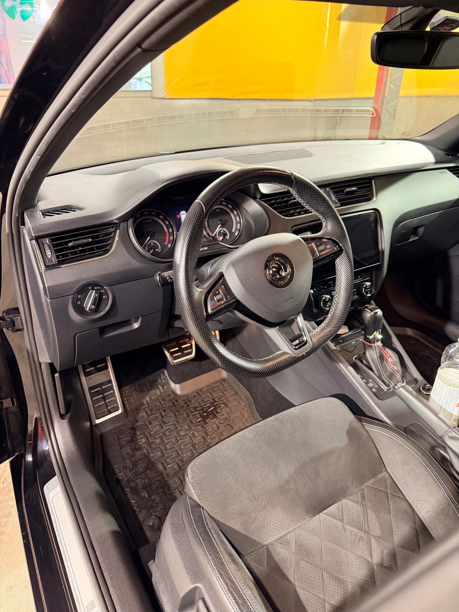 Skoda Octavia VRS 2.0 TDI 4x4, снимка 12 - Автомобили и джипове - 53740110