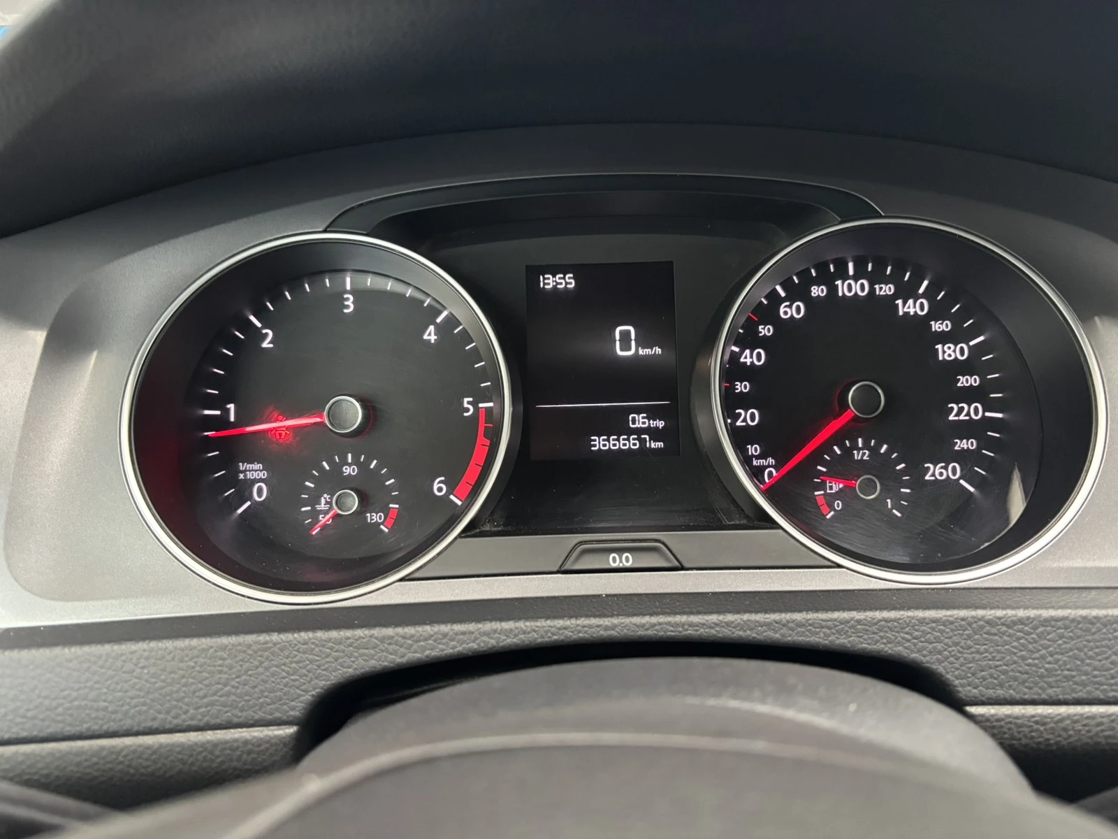 VW Golf 1.6 TDI, снимка 6 - Автомобили и джипове - 53861686