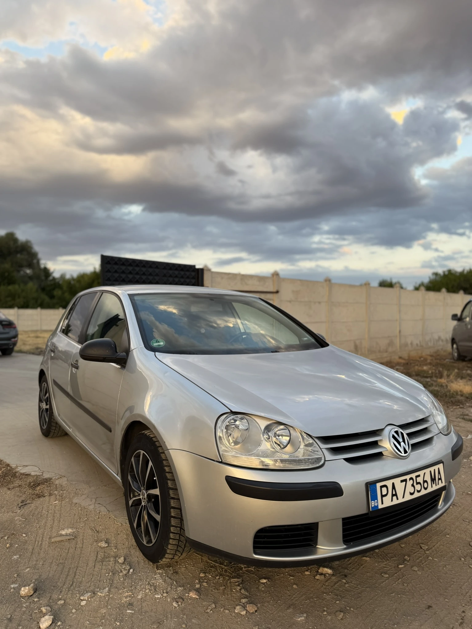 VW Golf MK5, снимка 4 - Автомобили и джипове - 54032836