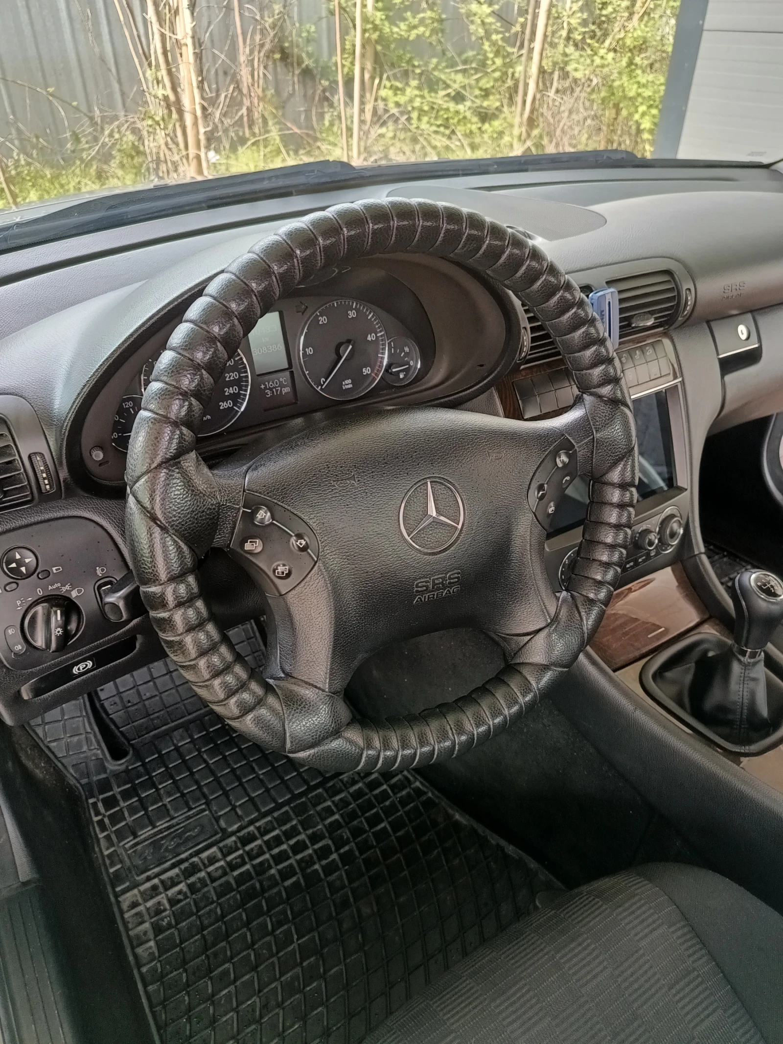 Mercedes-Benz C 220 2.2 cdi, снимка 7 - Автомобили и джипове - 54236091