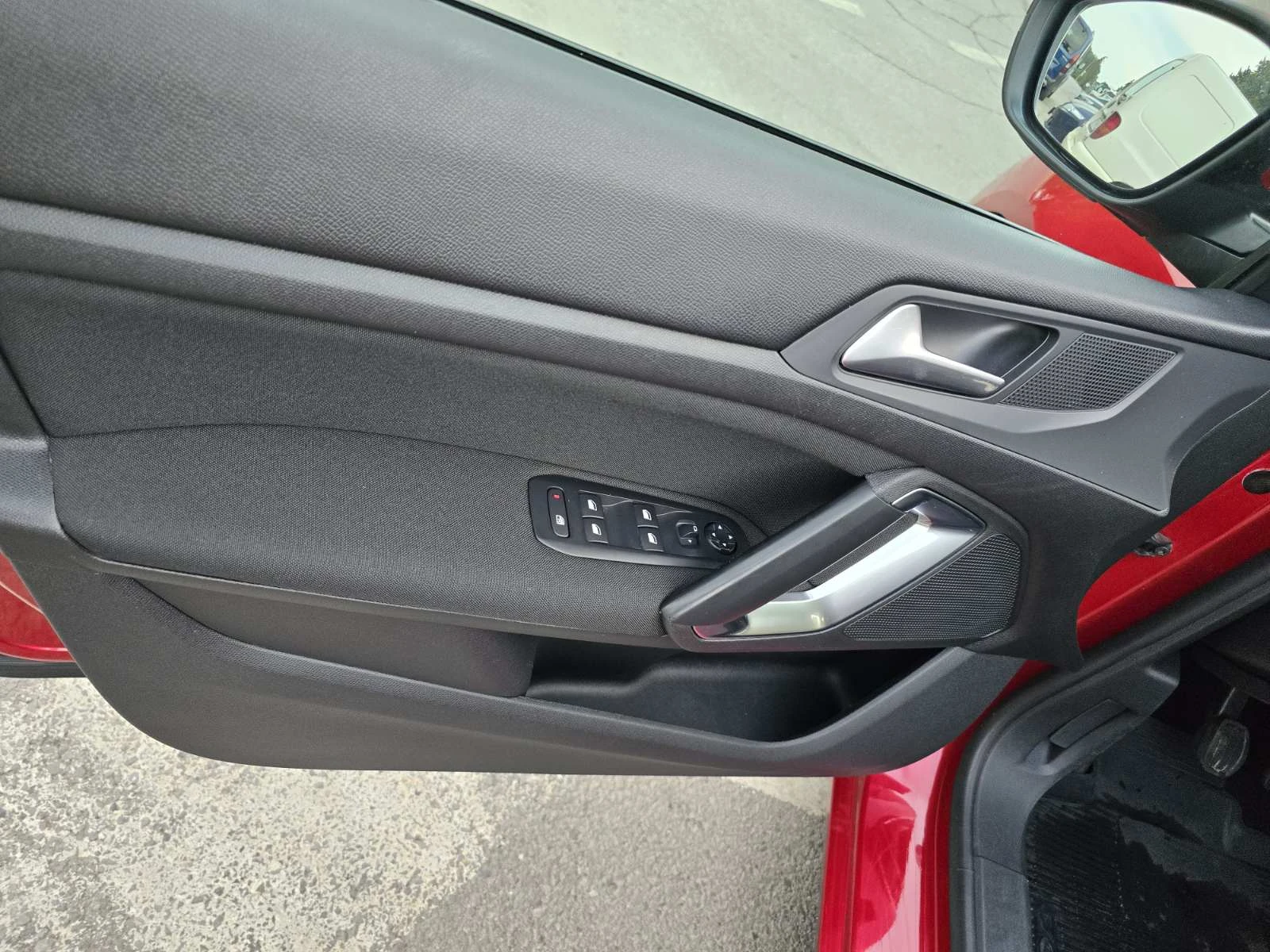 Peugeot 308 ACTIVE 1.5 Blue130 HDi BVM6, снимка 12 - Автомобили и джипове - 54562399
