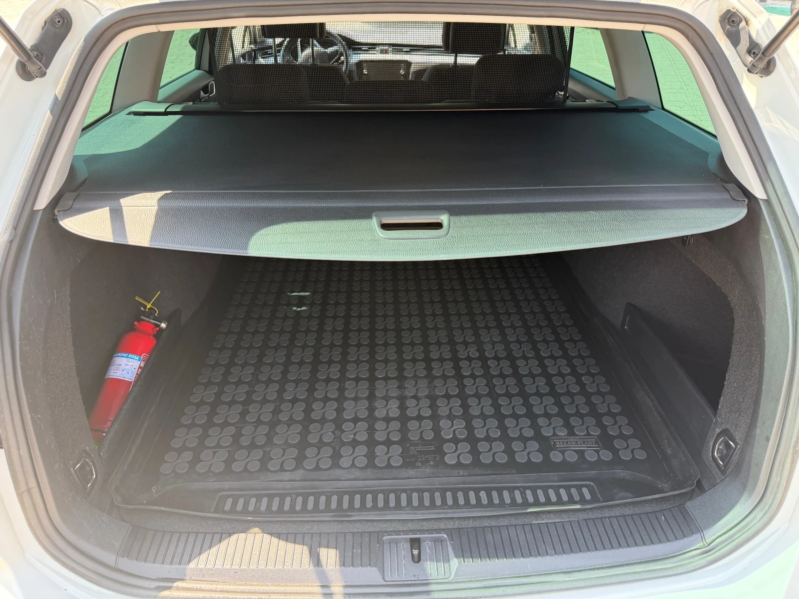 VW Passat 2.0 TDI 150hp, снимка 13 - Автомобили и джипове - 54958712