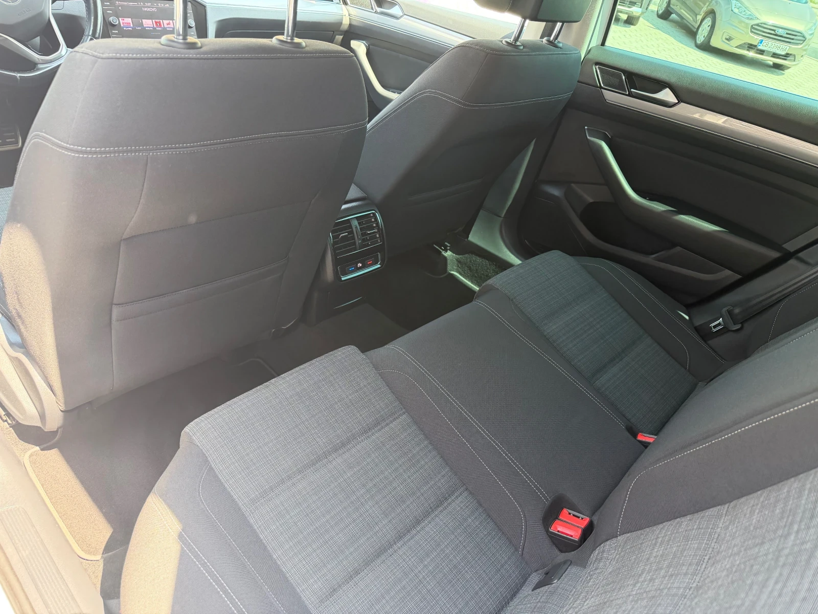 VW Passat 2.0 TDI 150hp, снимка 10 - Автомобили и джипове - 54958712