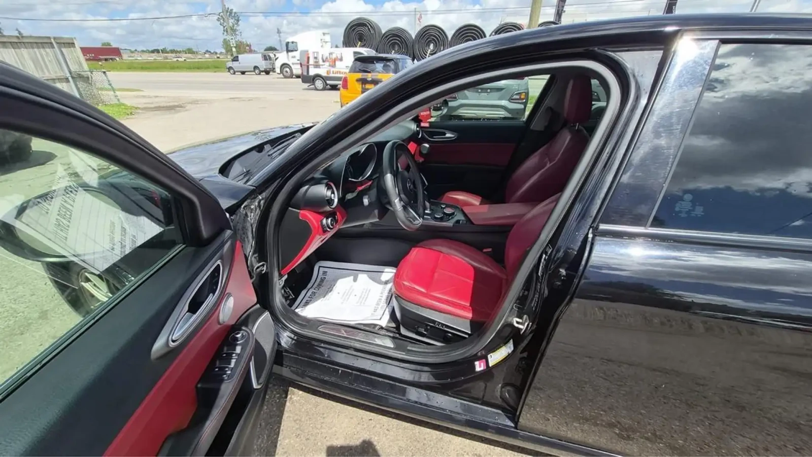 Alfa Romeo Giulia TI Q4 !PANO! !КАМЕРИ! #SPECIAL#, снимка 10 - Автомобили и джипове - 54962556