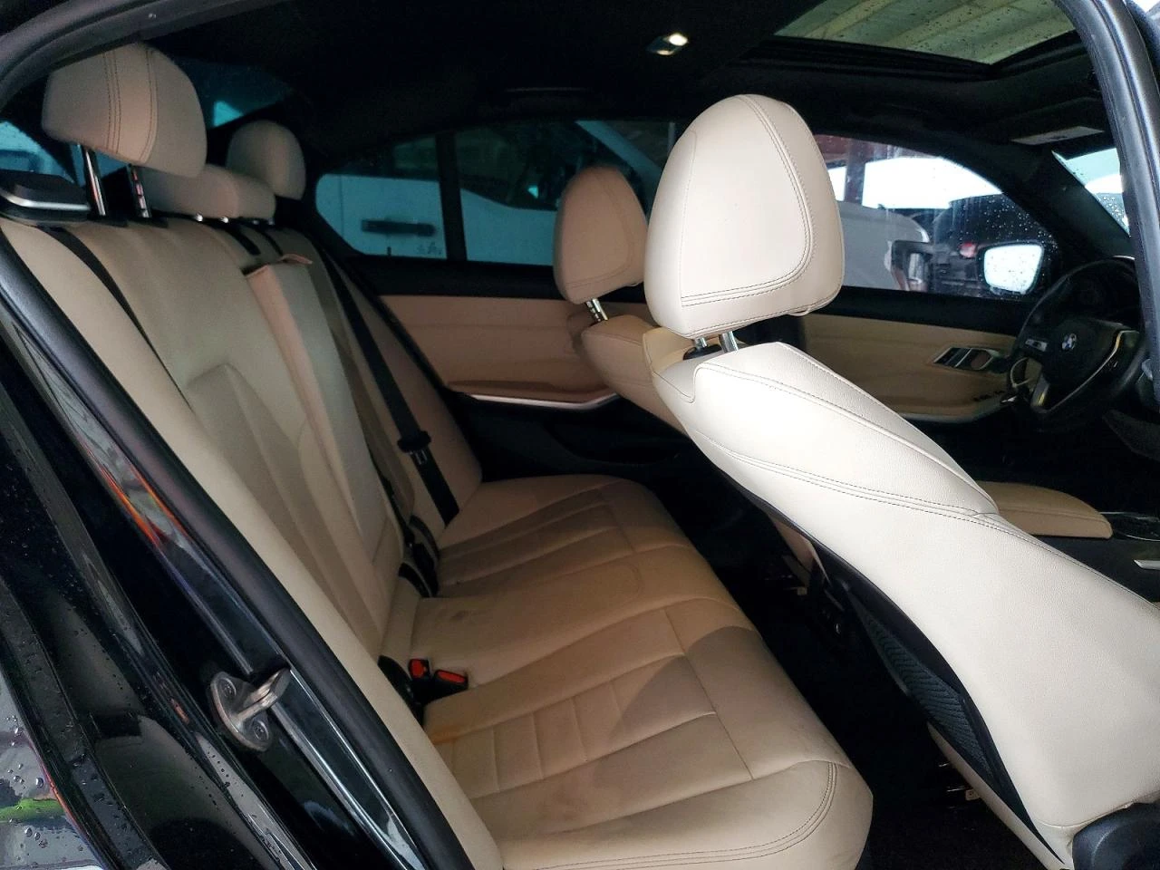 BMW 330 2.0l I, снимка 10 - Автомобили и джипове - 55093459