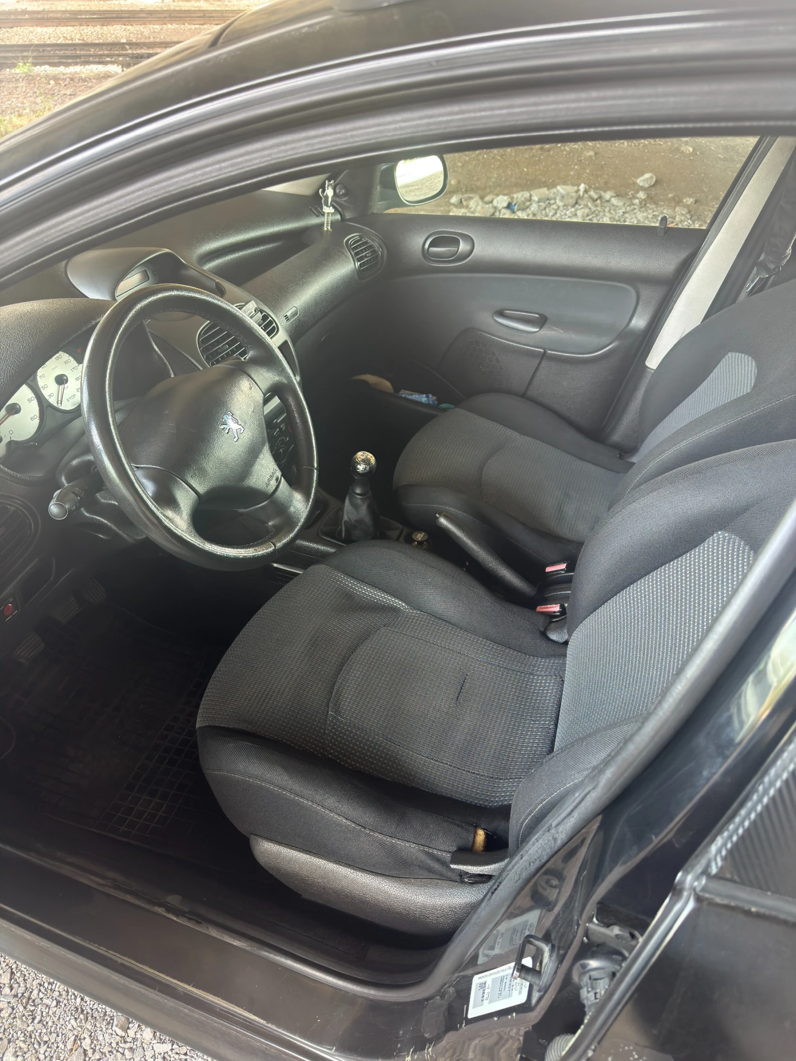 Peugeot 206, снимка 8 - Автомобили и джипове - 55578325
