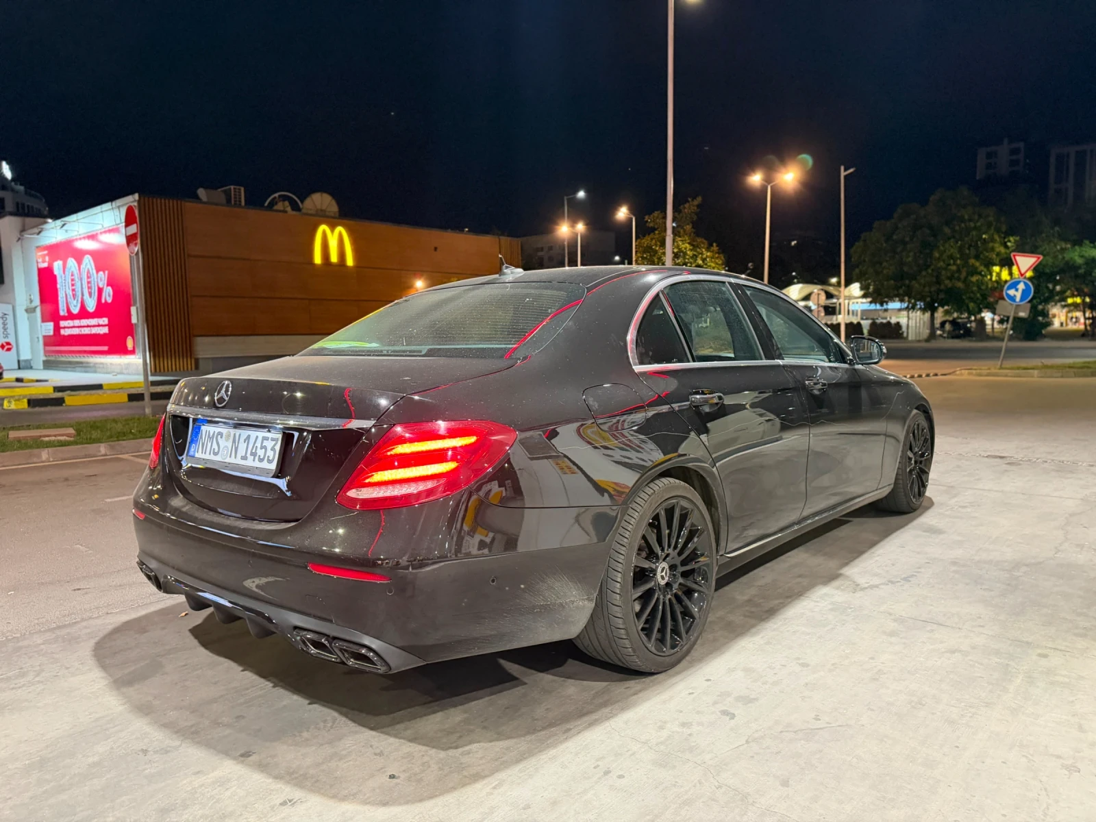 Mercedes-Benz E 220 AMG LINE 19 ZOLL, снимка 7 - Автомобили и джипове - 55806549