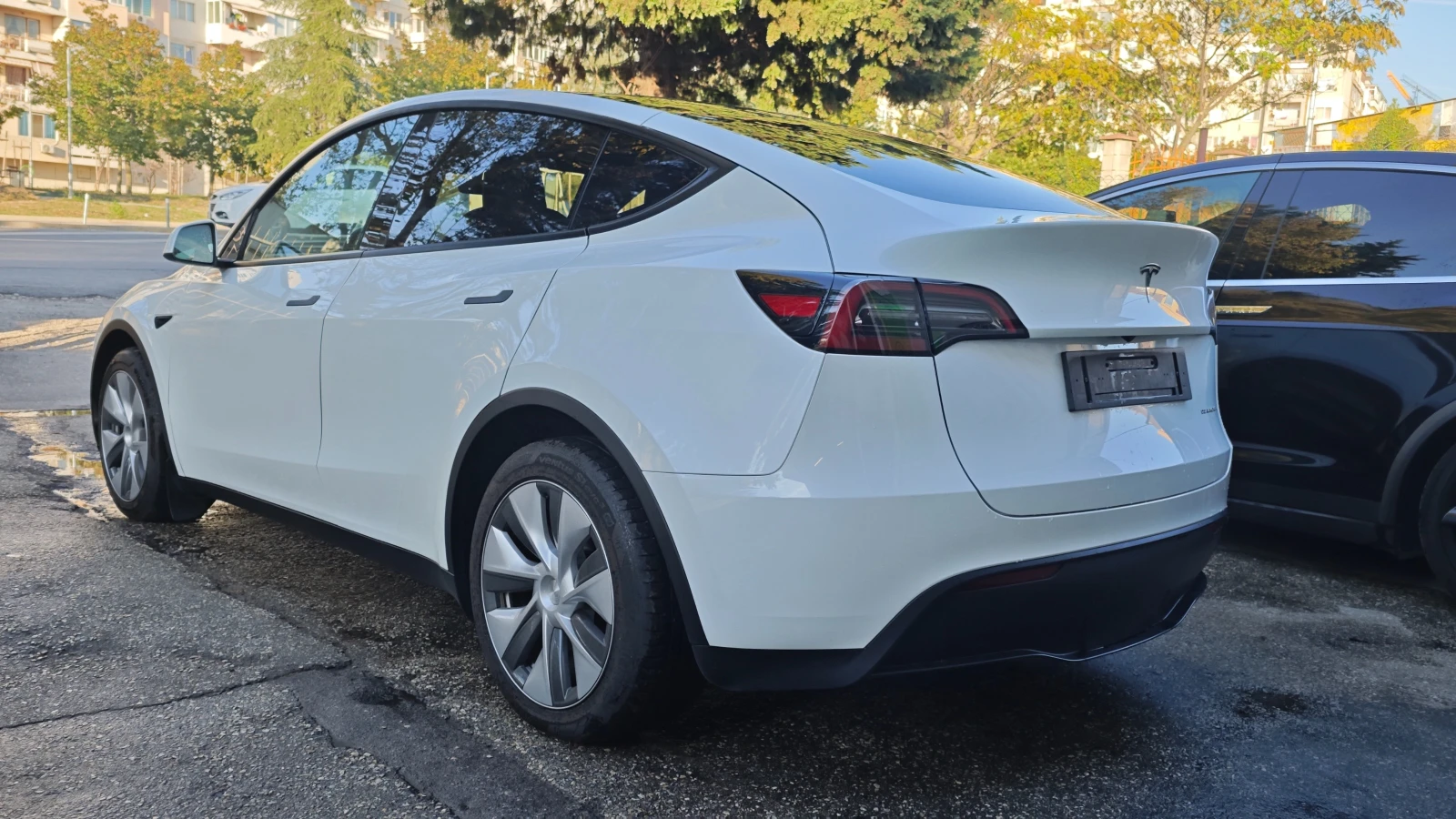Tesla Model Y Long Range AWD, снимка 5 - Автомобили и джипове - 56160192
