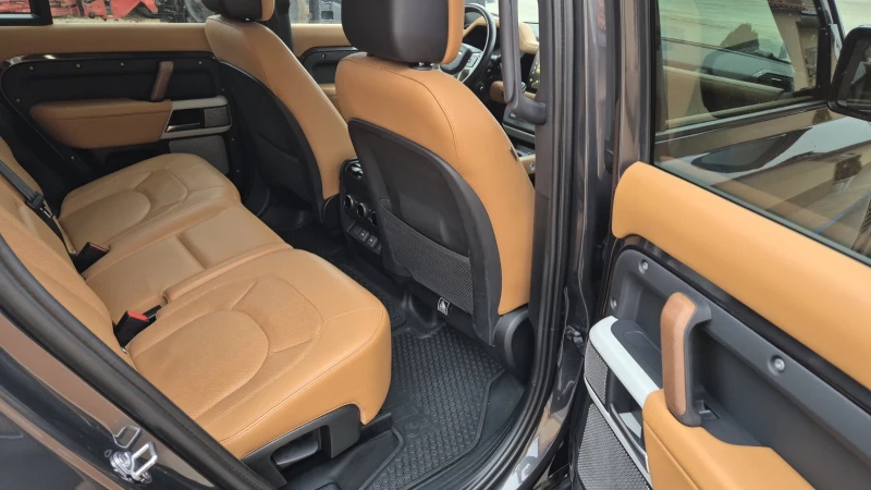 Land Rover Defender 130 FIRST EDITION 3.0D I6 300 PS AWD, снимка 16 - Автомобили и джипове - 53329054