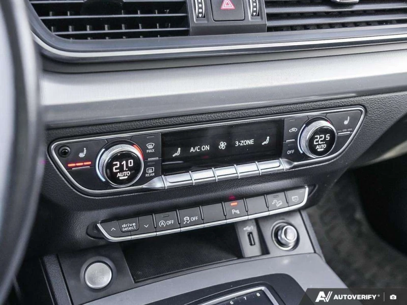 Audi Q5 * quattro Premium Plus * CARFAX * ЦЕНА ДО БГ, снимка 16 - Автомобили и джипове - 53339806