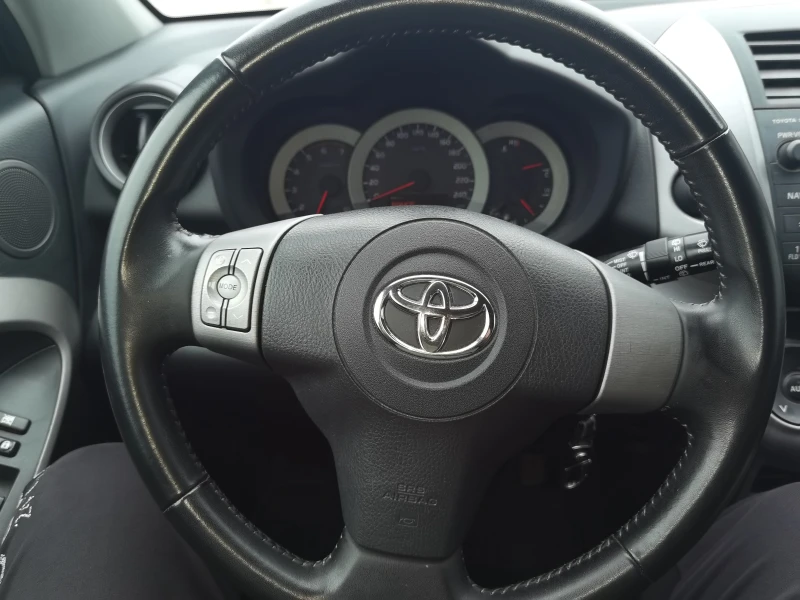 Toyota Rav4 2.2D4D 136 ks, снимка 14 - Автомобили и джипове - 53427861